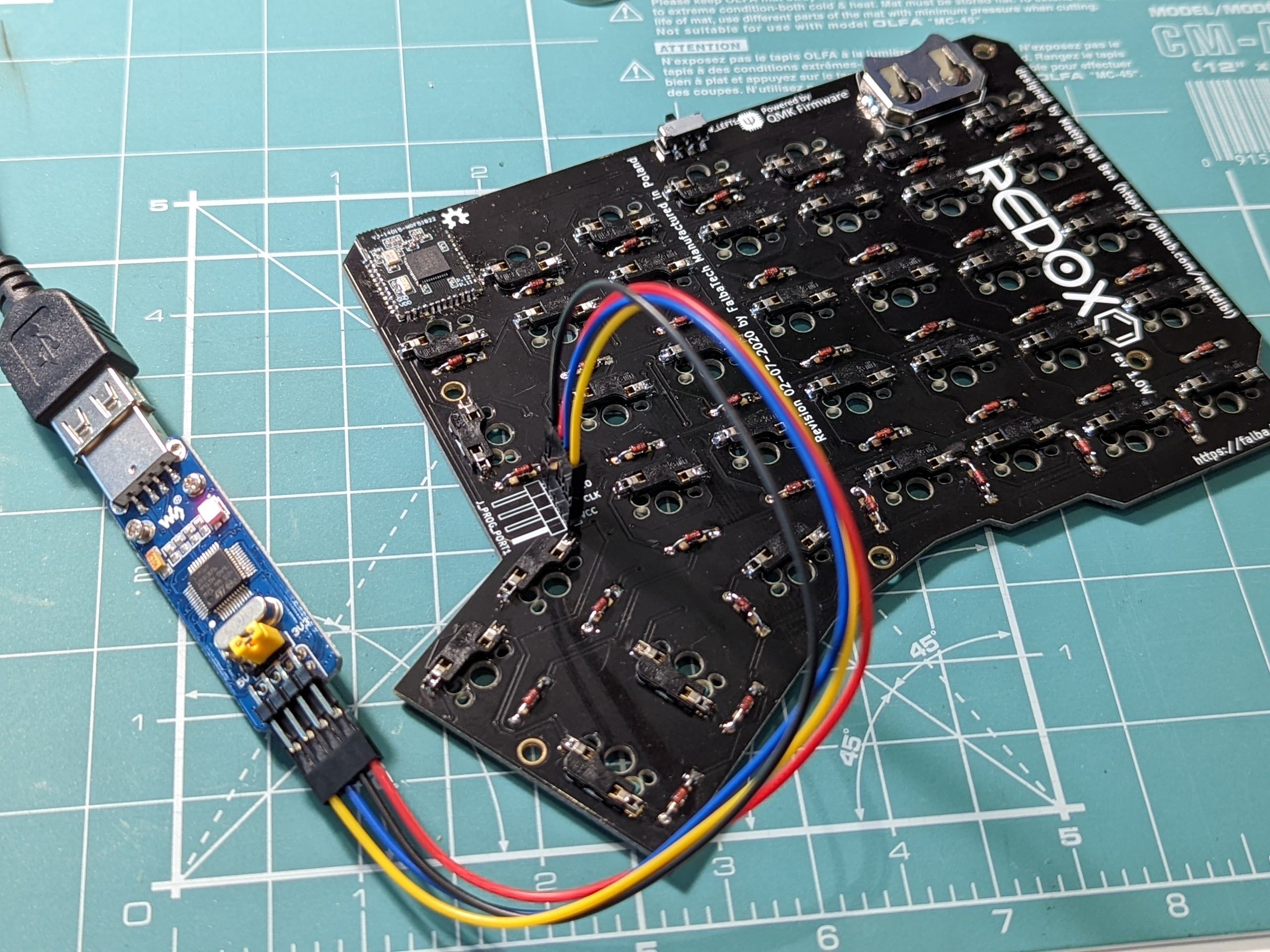 Redox wireless PCB connected to flash a firmware